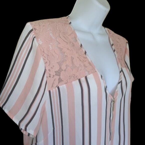 Short Sleeve Peach and White Blousy V-Neck Top Size XL - Picture 2 of 3